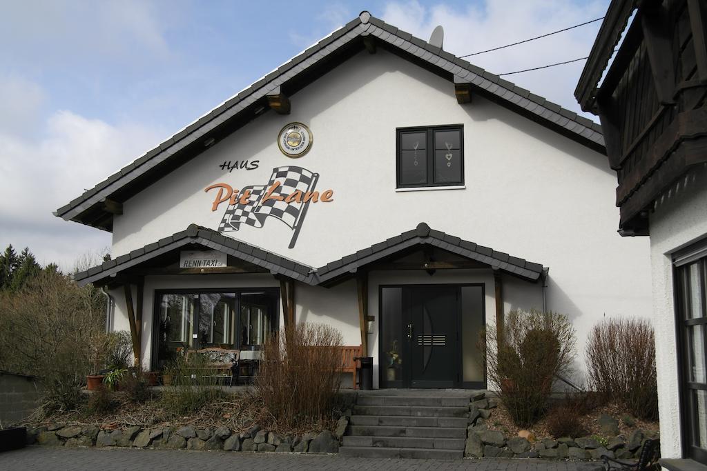 Hotel Pit Lane "Home Of Motorsport" Nürburg Exterior foto